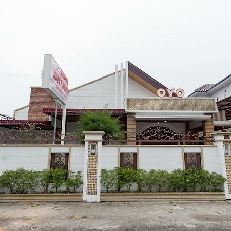 Oyo 619 Naufal Guest House Syariah Medan Ngoại thất bức ảnh