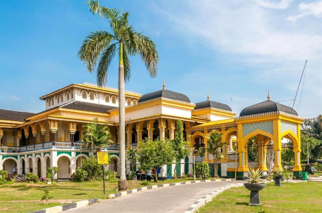 Oyo 619 Naufal Guest House Syariah Medan Ngoại thất bức ảnh
