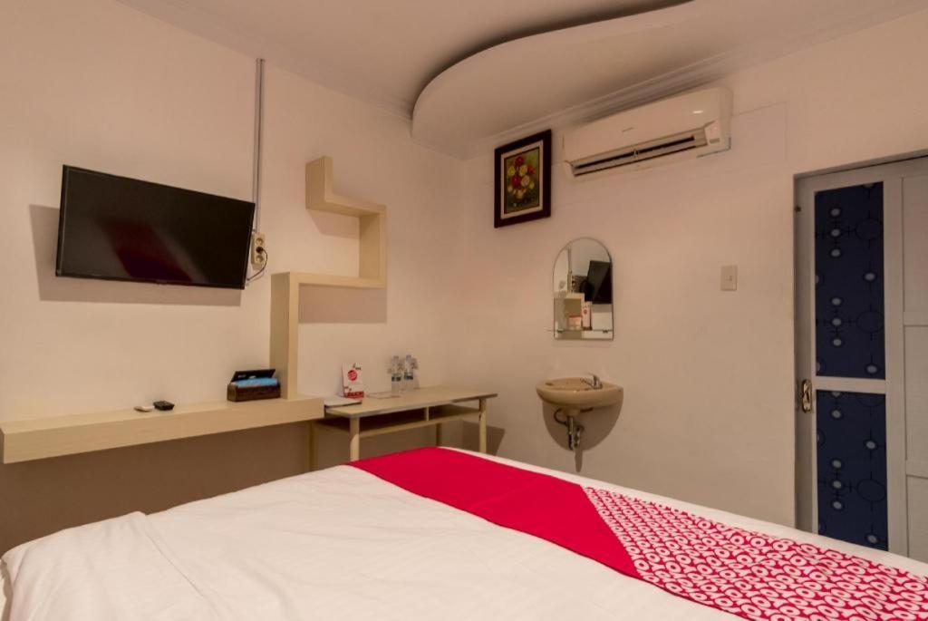 Oyo 619 Naufal Guest House Syariah Medan Ngoại thất bức ảnh