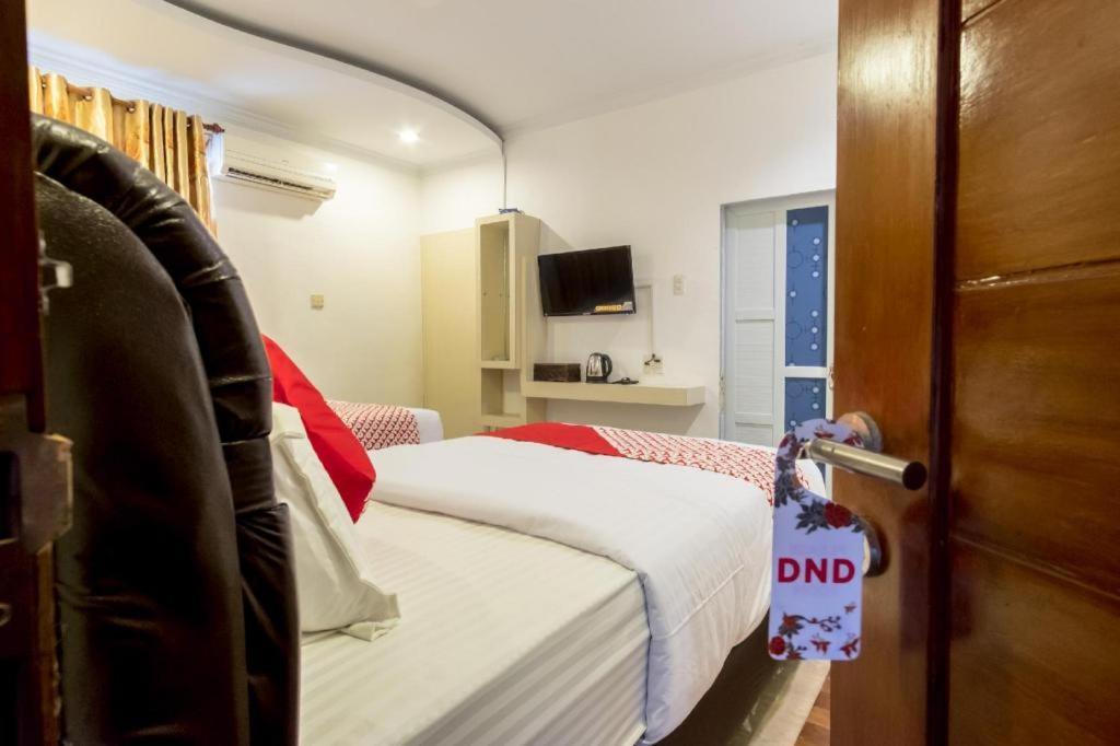 Oyo 619 Naufal Guest House Syariah Medan Ngoại thất bức ảnh