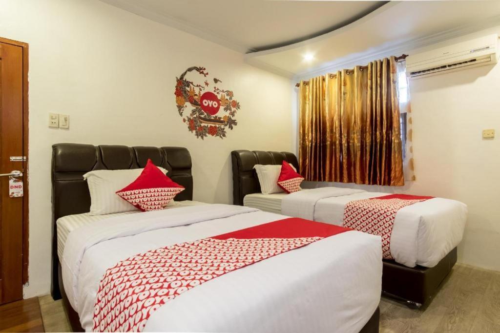 Oyo 619 Naufal Guest House Syariah Medan Ngoại thất bức ảnh