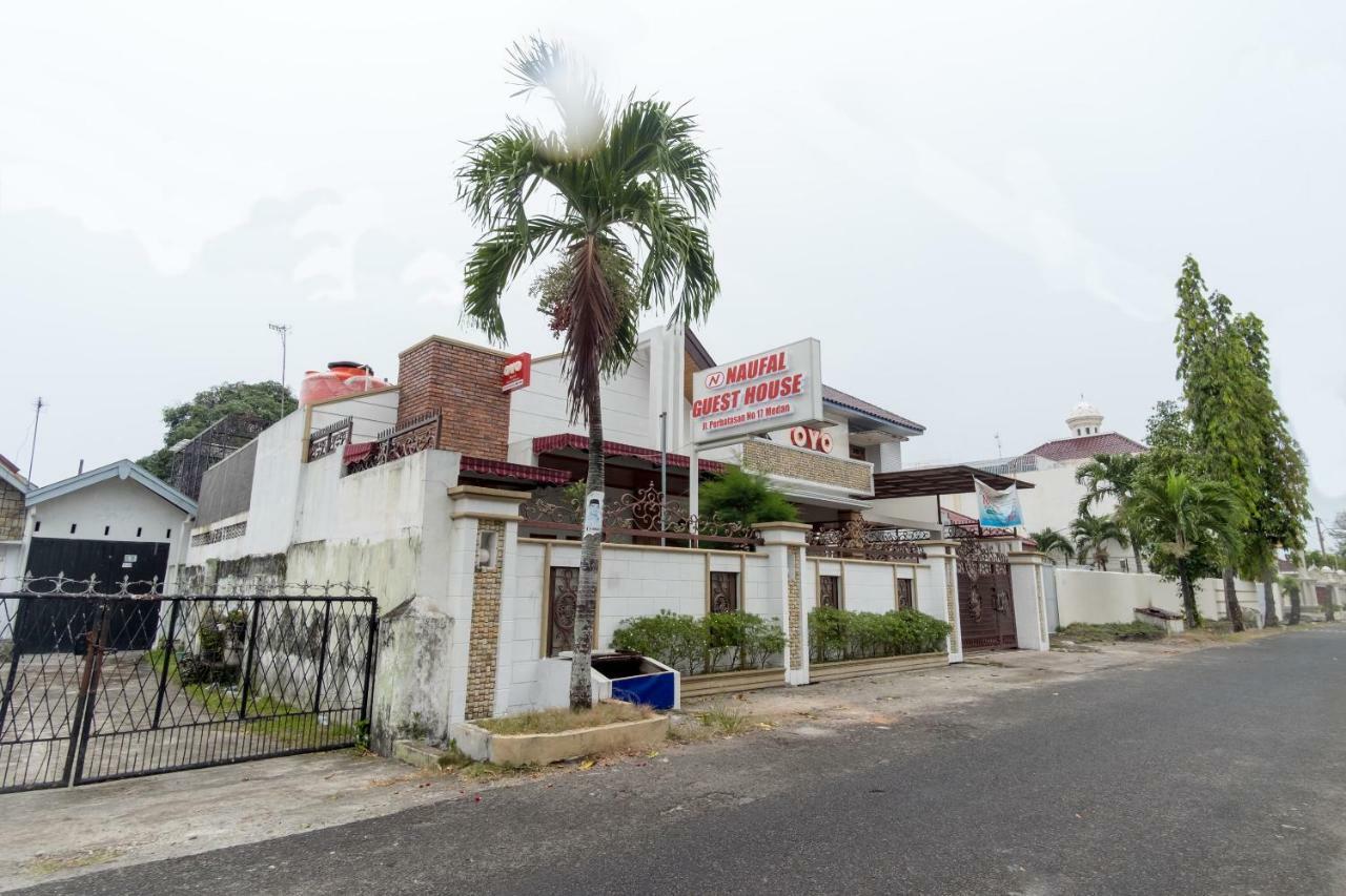 Oyo 619 Naufal Guest House Syariah Medan Ngoại thất bức ảnh
