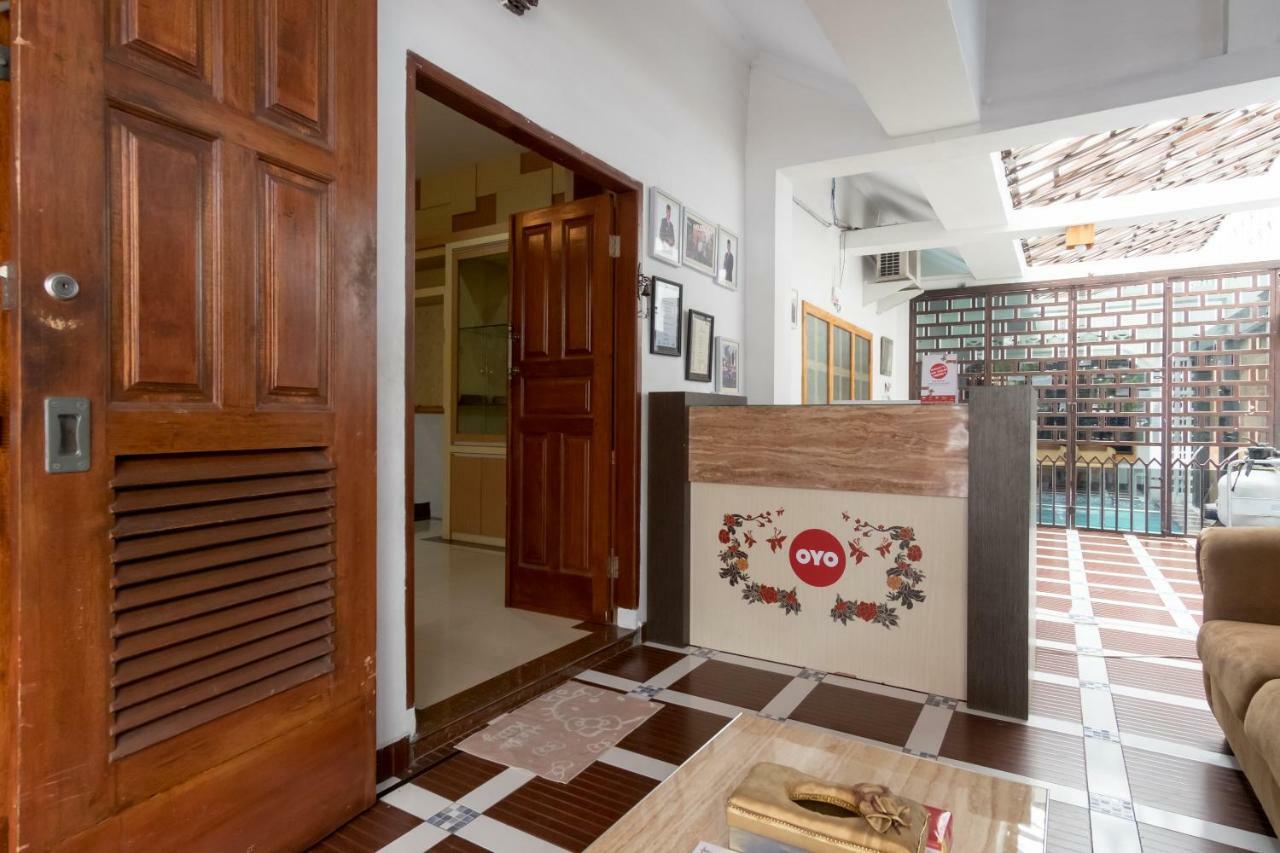 Oyo 619 Naufal Guest House Syariah Medan Ngoại thất bức ảnh