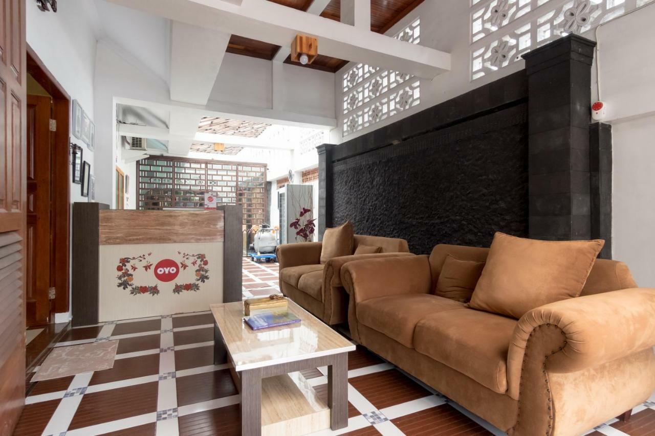 Oyo 619 Naufal Guest House Syariah Medan Ngoại thất bức ảnh