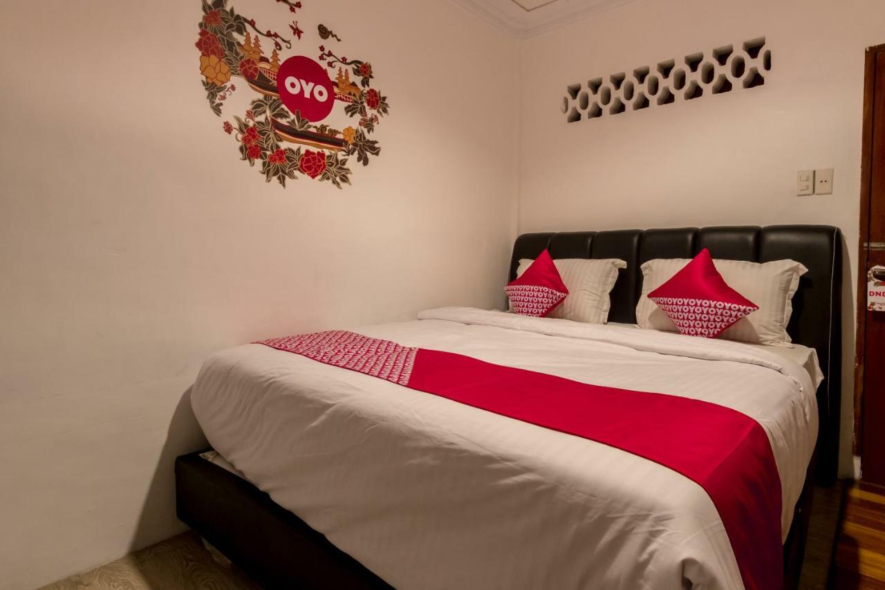 Oyo 619 Naufal Guest House Syariah Medan Ngoại thất bức ảnh