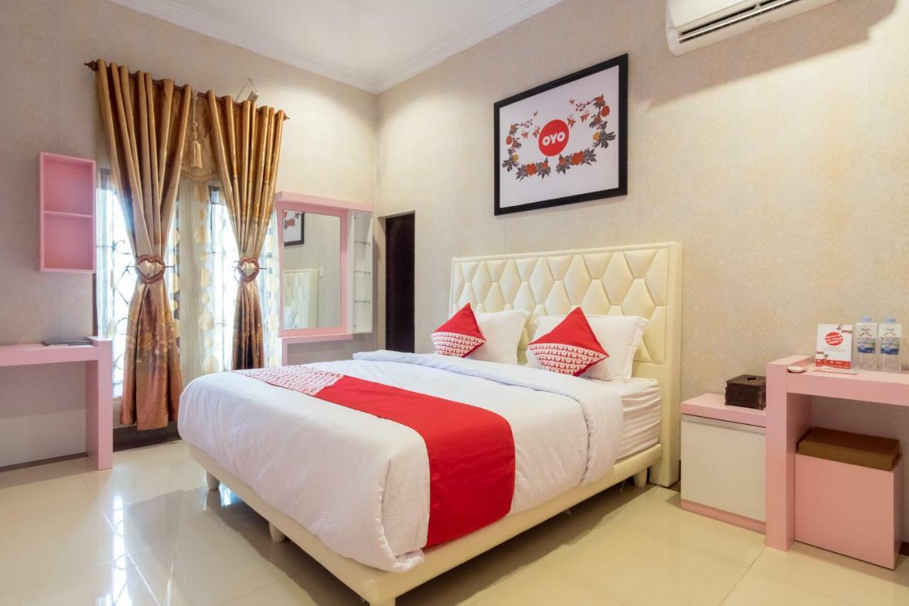 Oyo 619 Naufal Guest House Syariah Medan Ngoại thất bức ảnh