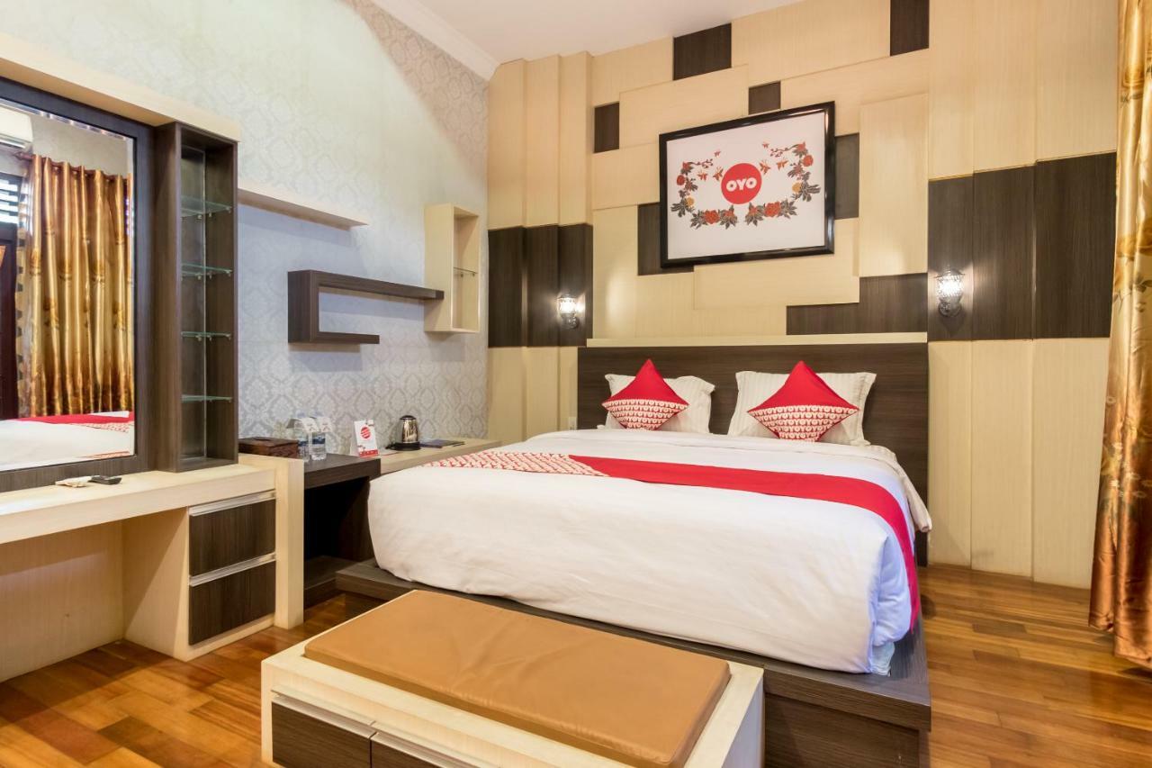 Oyo 619 Naufal Guest House Syariah Medan Ngoại thất bức ảnh