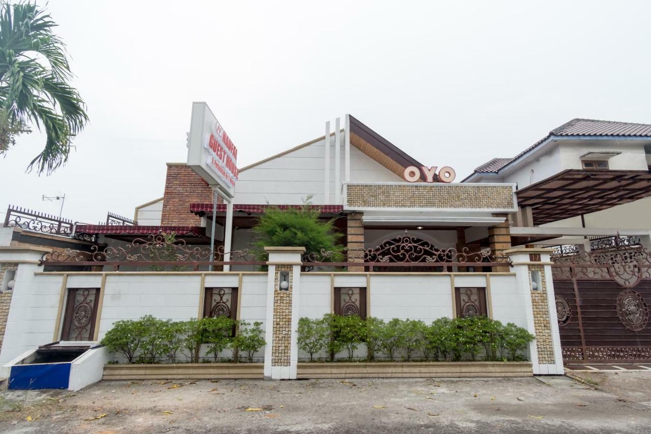 Oyo 619 Naufal Guest House Syariah Medan Ngoại thất bức ảnh