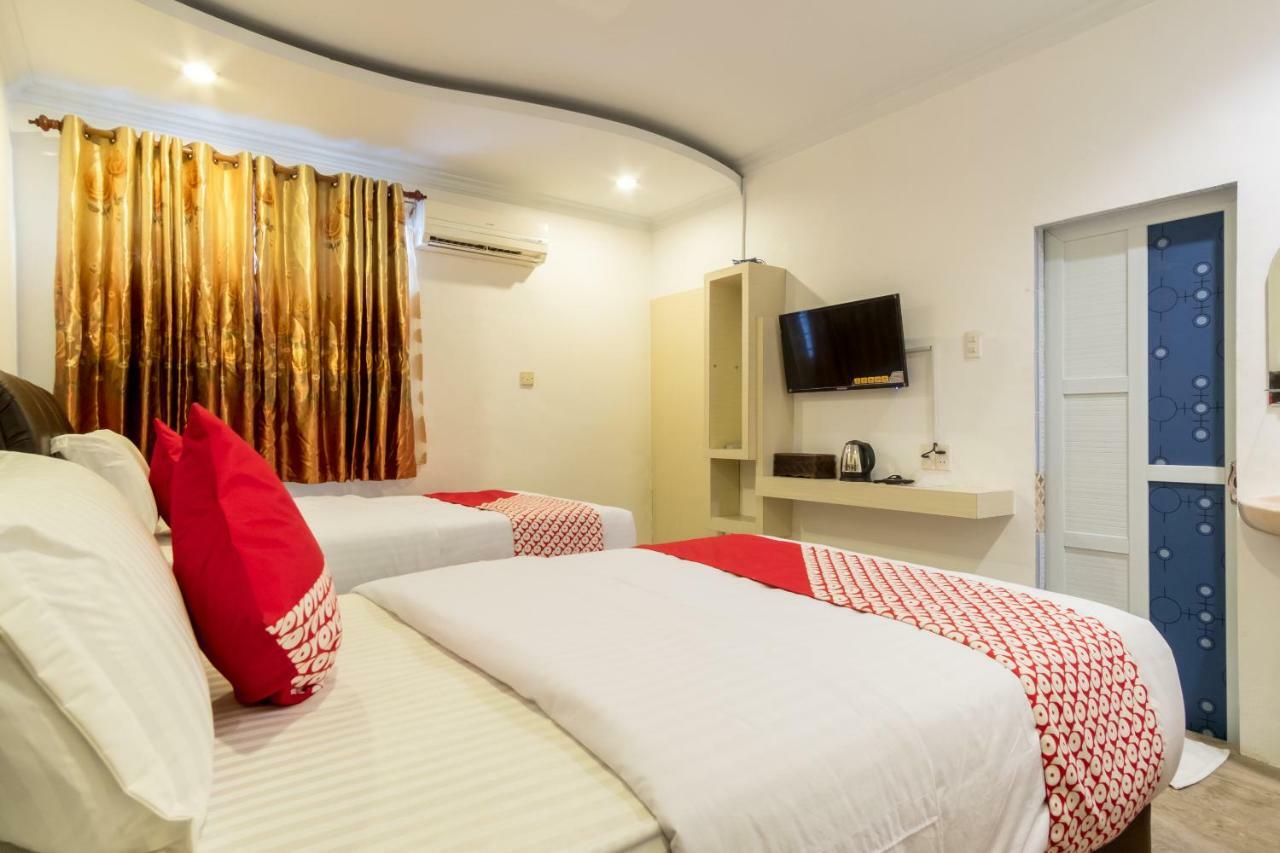 Oyo 619 Naufal Guest House Syariah Medan Ngoại thất bức ảnh