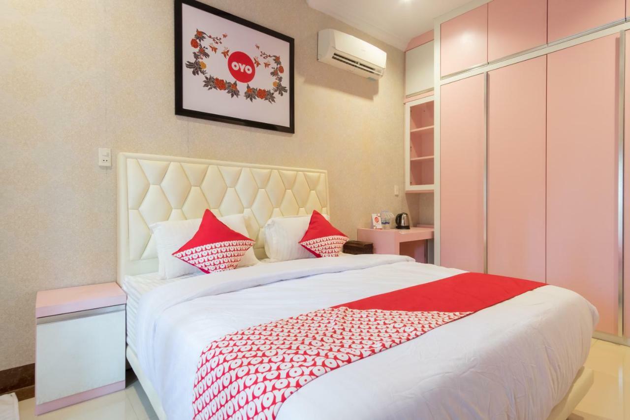 Oyo 619 Naufal Guest House Syariah Medan Ngoại thất bức ảnh